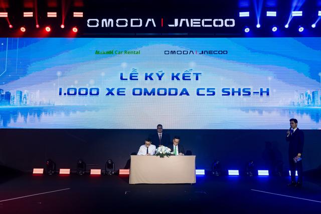 Omoda & Jaecoo ký kết đơn hàng 1.000 xe super hybrid C5 SHS-H ngay trong ngày ra mắt