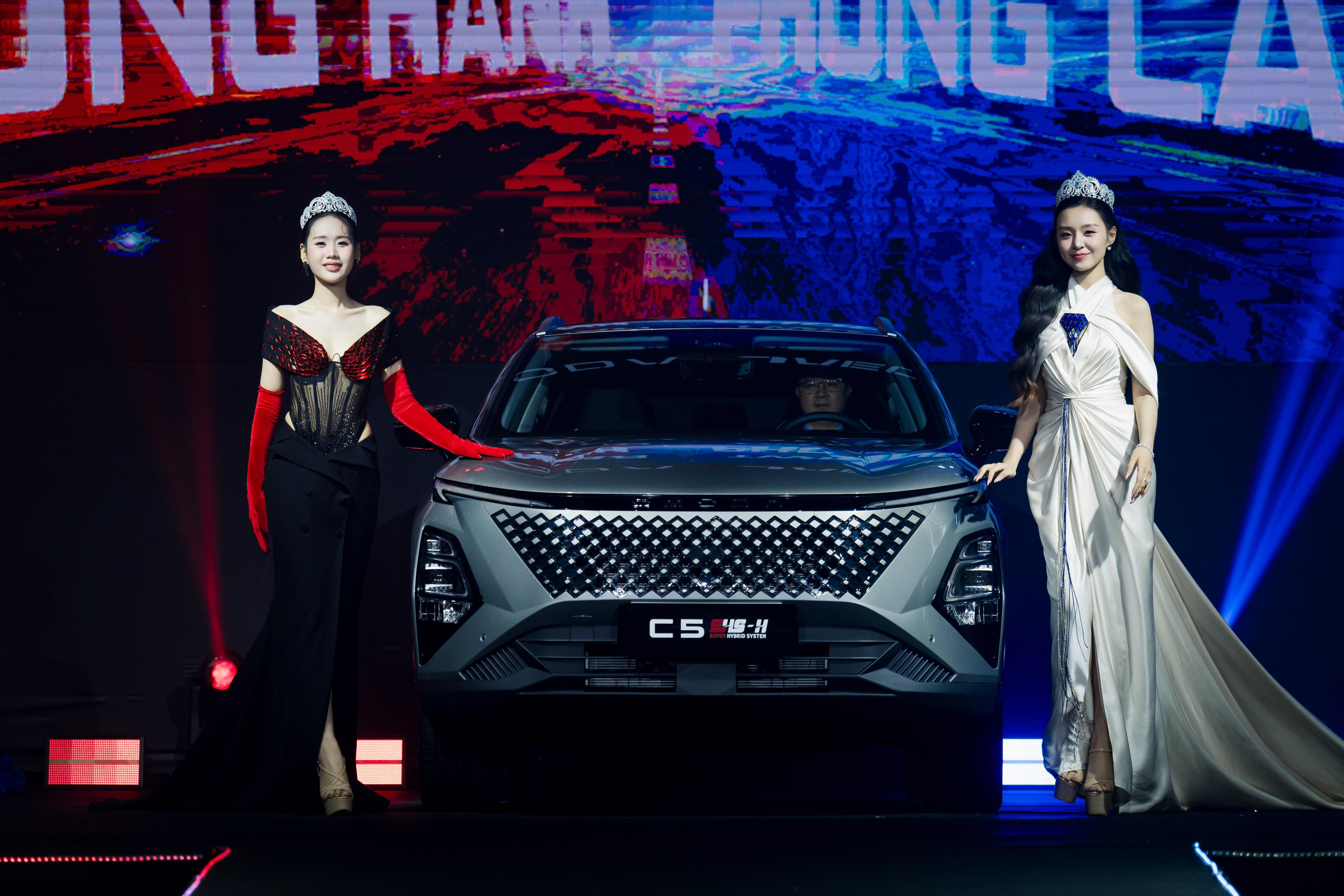 “Chiếc xe thuyết phục tôi ngay cả khi chưa lái thử” – khách hàng đặt cọc Omoda C5 SHS-H chia sẻ