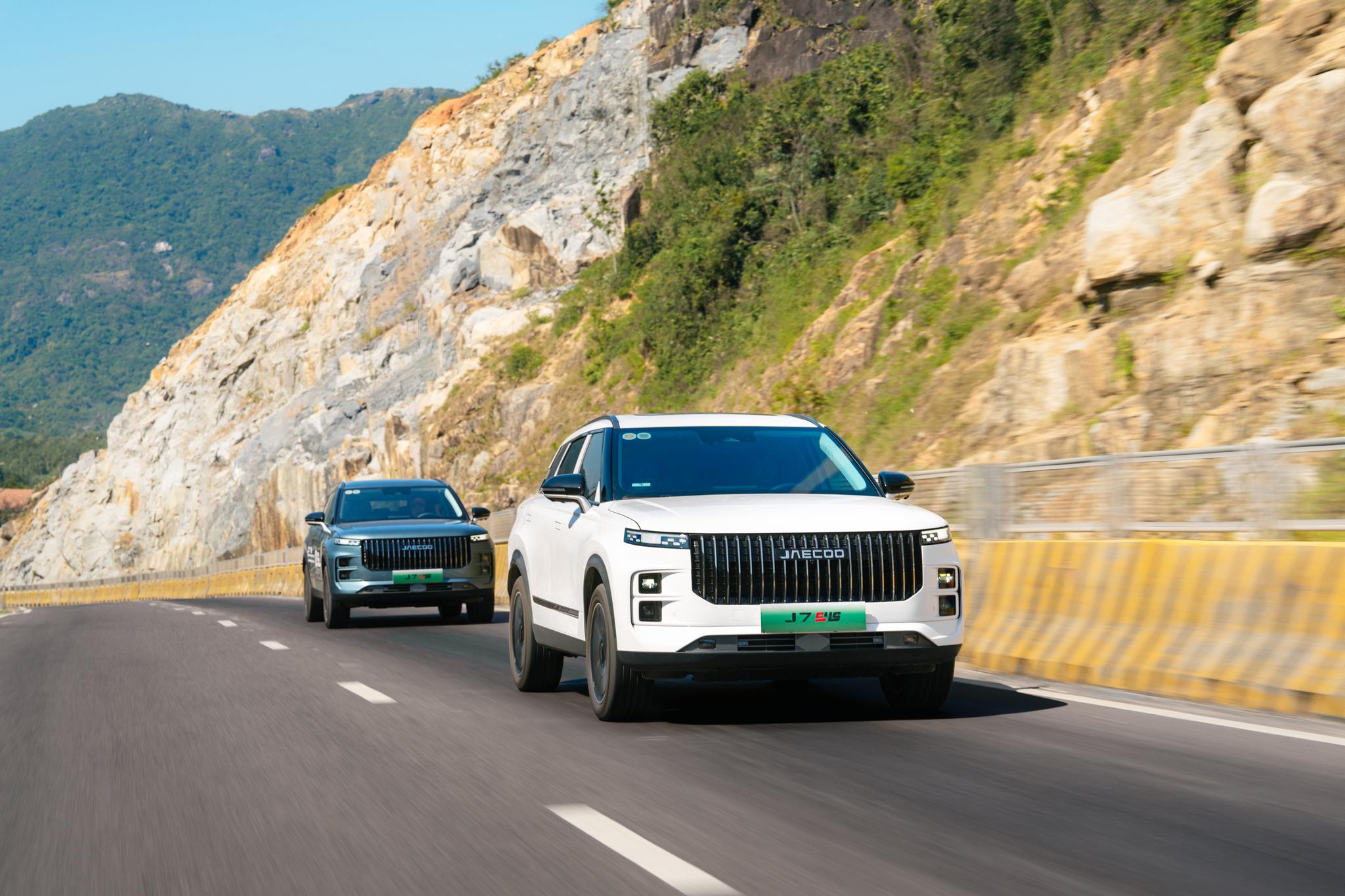 Giá dầu leo thang, xe hybrid trở thành lựa chọn “kinh tế” hàng đầu tại châu Âu