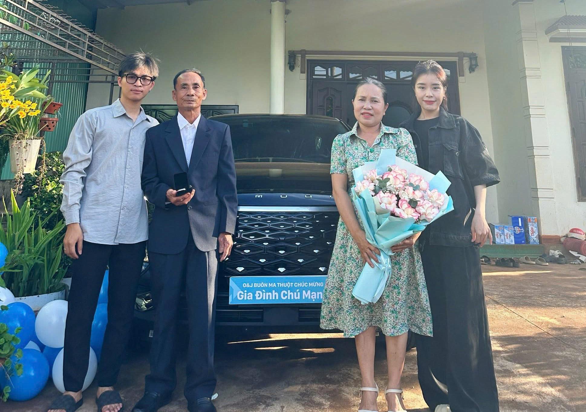 “Omoda C5 không chỉ là phần thưởng cho tôi, mà còn là lời cảm ơn dành cho gia đình”